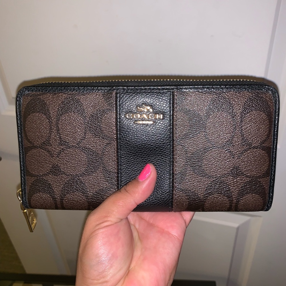 Authentic Coach Brown Black Accordion Zip Wallet